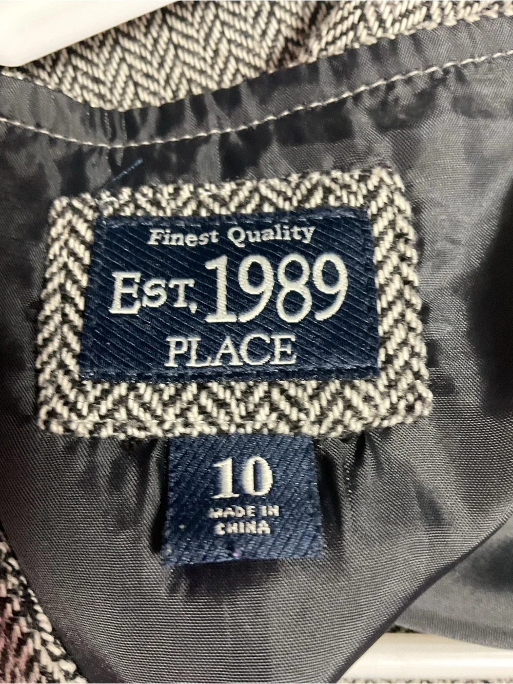 Children’s Place Boys Vest 4 Button Herringbone Pattern Black and Gray Sz 10 Lkn